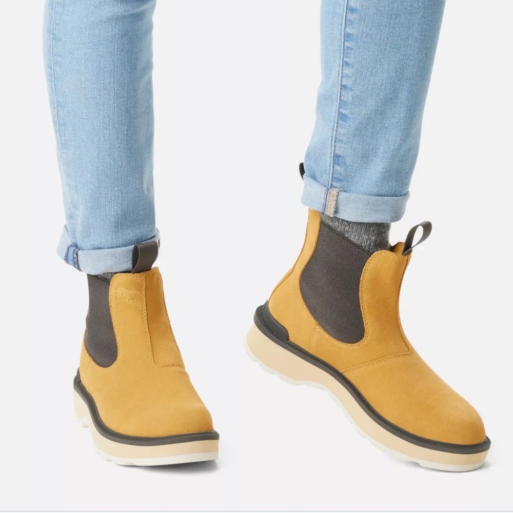 SOREL HI LINE CHELSEA BOOT Geo Yellow, Jet 
women size 7 
$190
